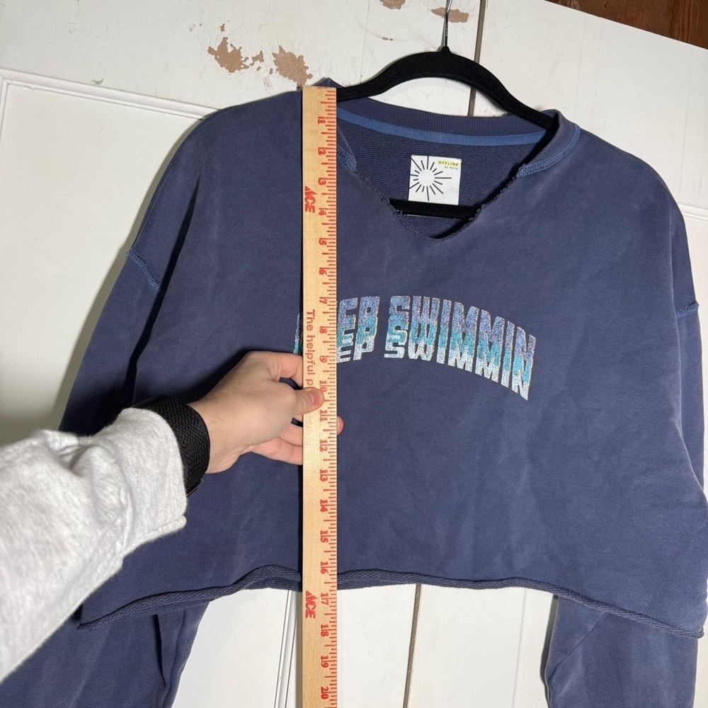 Aerie Offline Cropped Sweatshirt Keep Swimming V-Neck Navy Blue Size XS BOXY - Picture 3 of 8